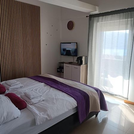 Apartments Pongrac Cres Zewnętrze zdjęcie