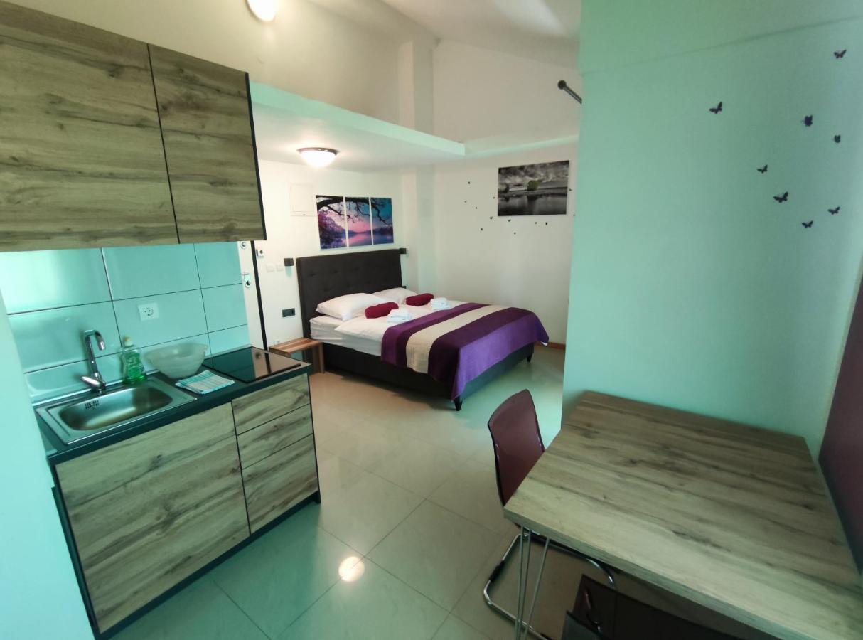 Apartments Pongrac Cres Zewnętrze zdjęcie