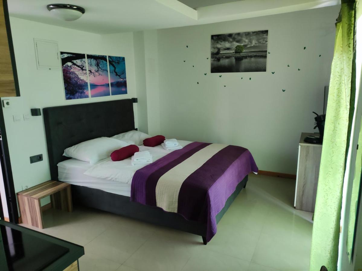 Apartments Pongrac Cres Zewnętrze zdjęcie