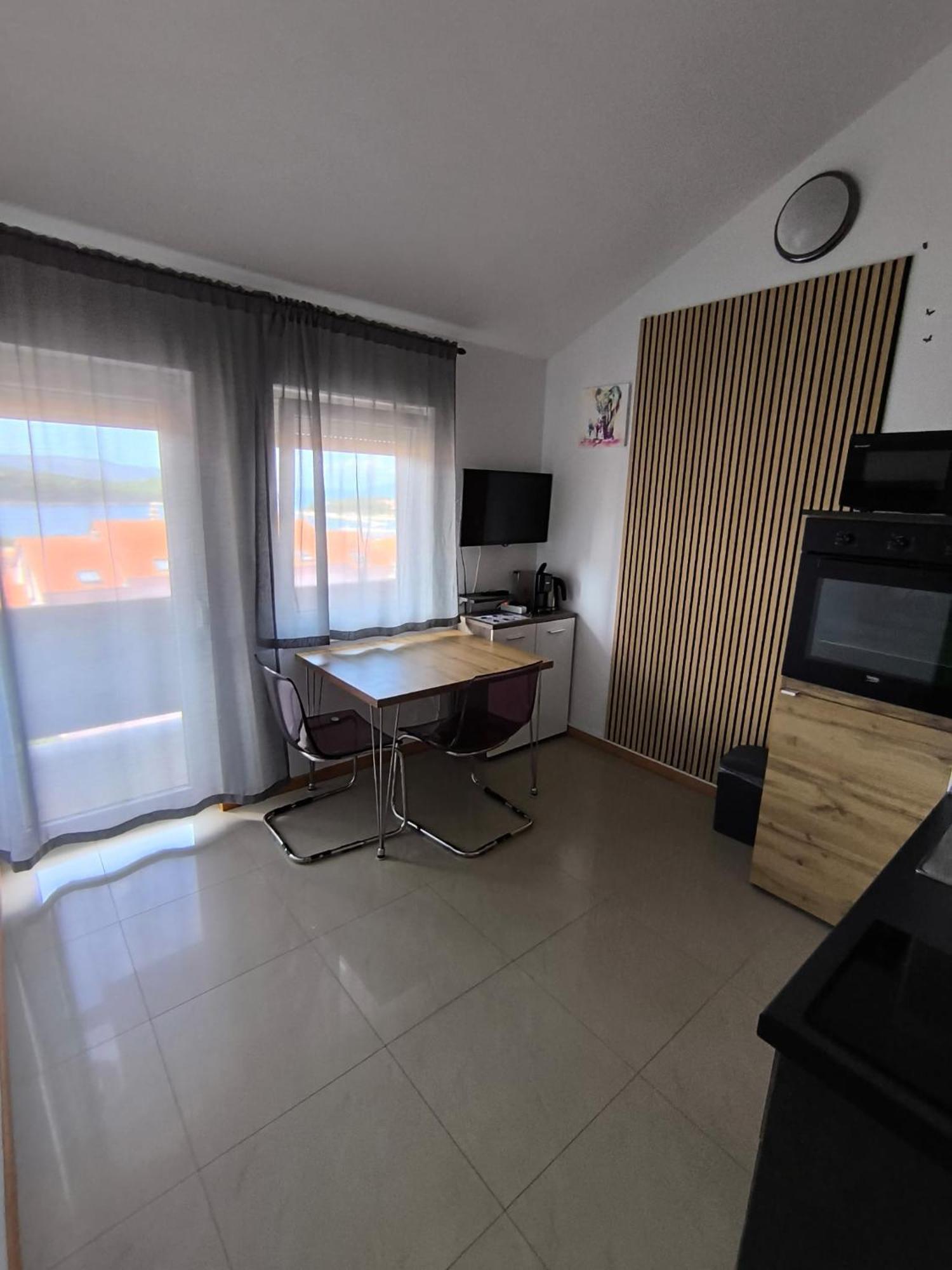 Apartments Pongrac Cres Zewnętrze zdjęcie