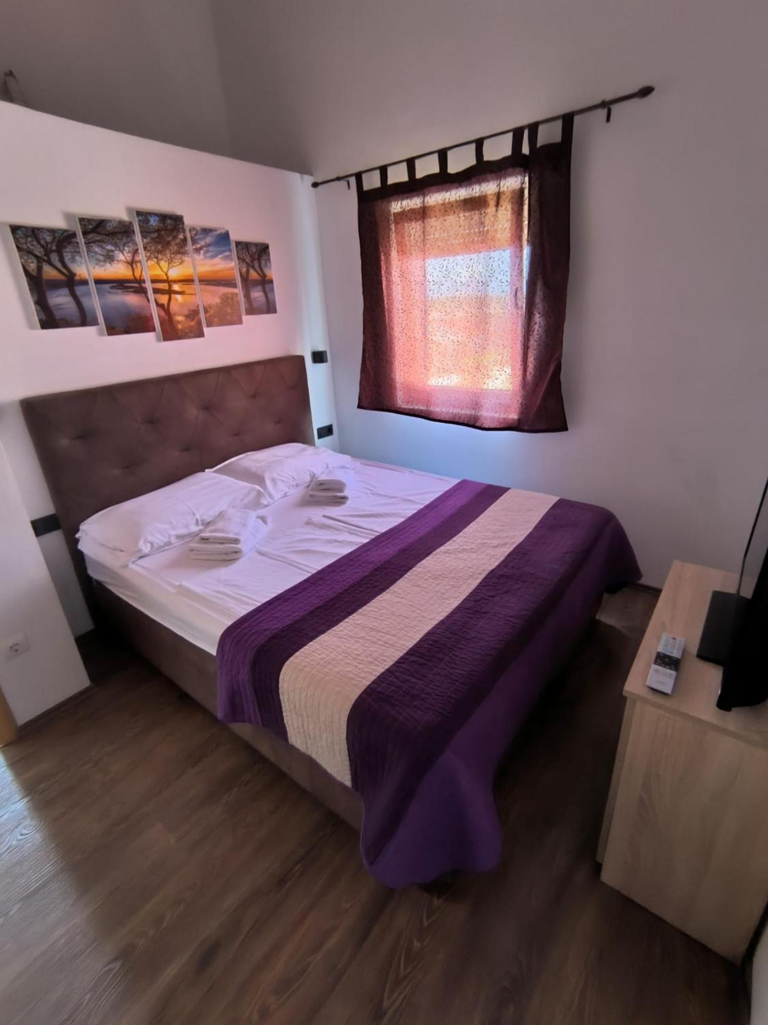 Apartments Pongrac Cres Zewnętrze zdjęcie