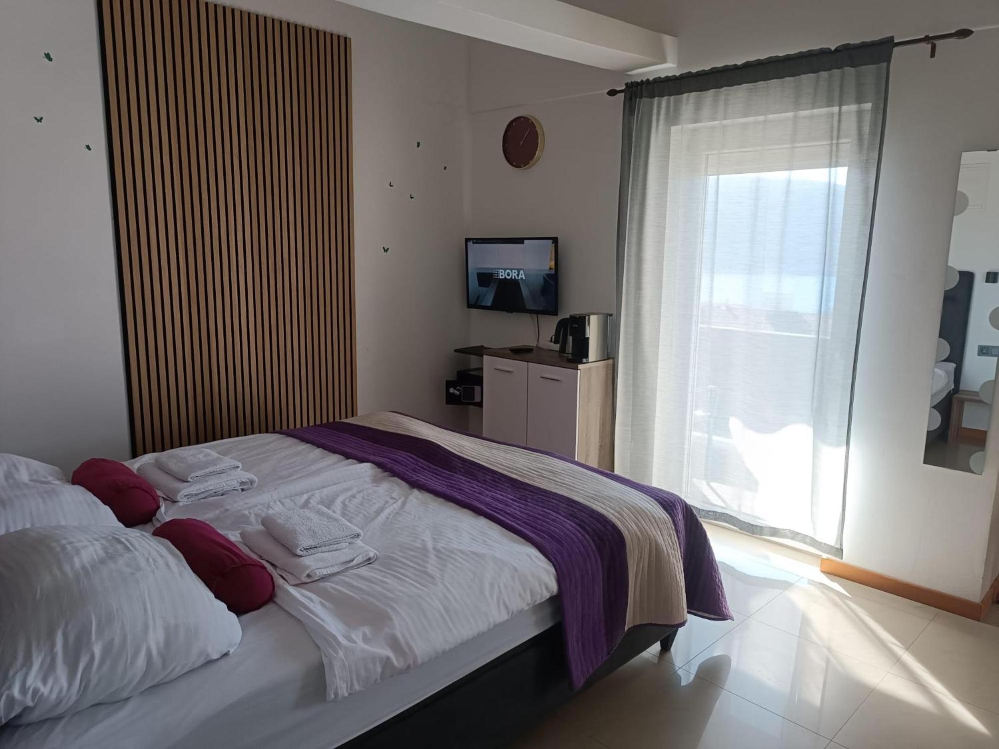 Apartments Pongrac Cres Zewnętrze zdjęcie