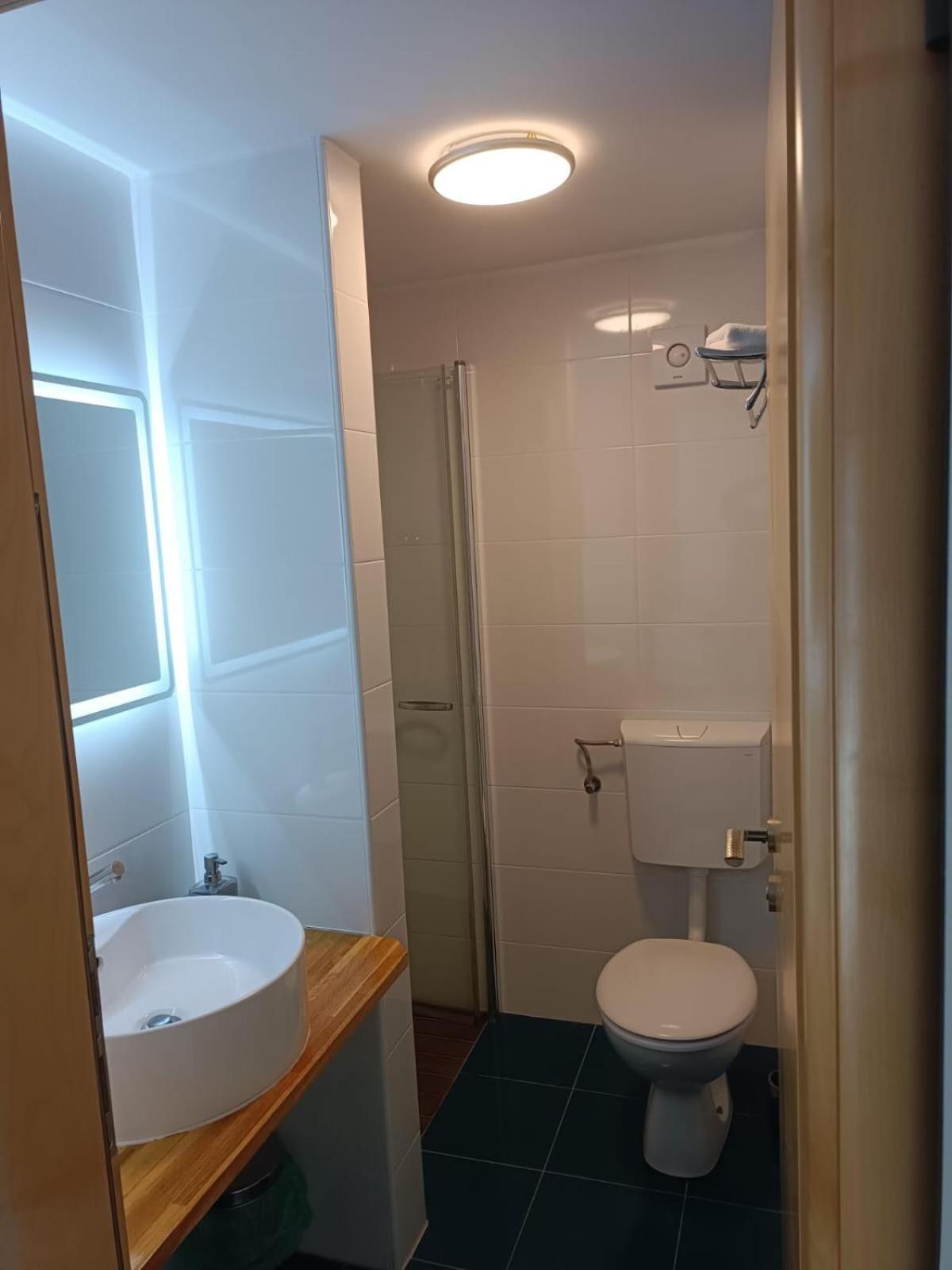 Apartments Pongrac Cres Zewnętrze zdjęcie