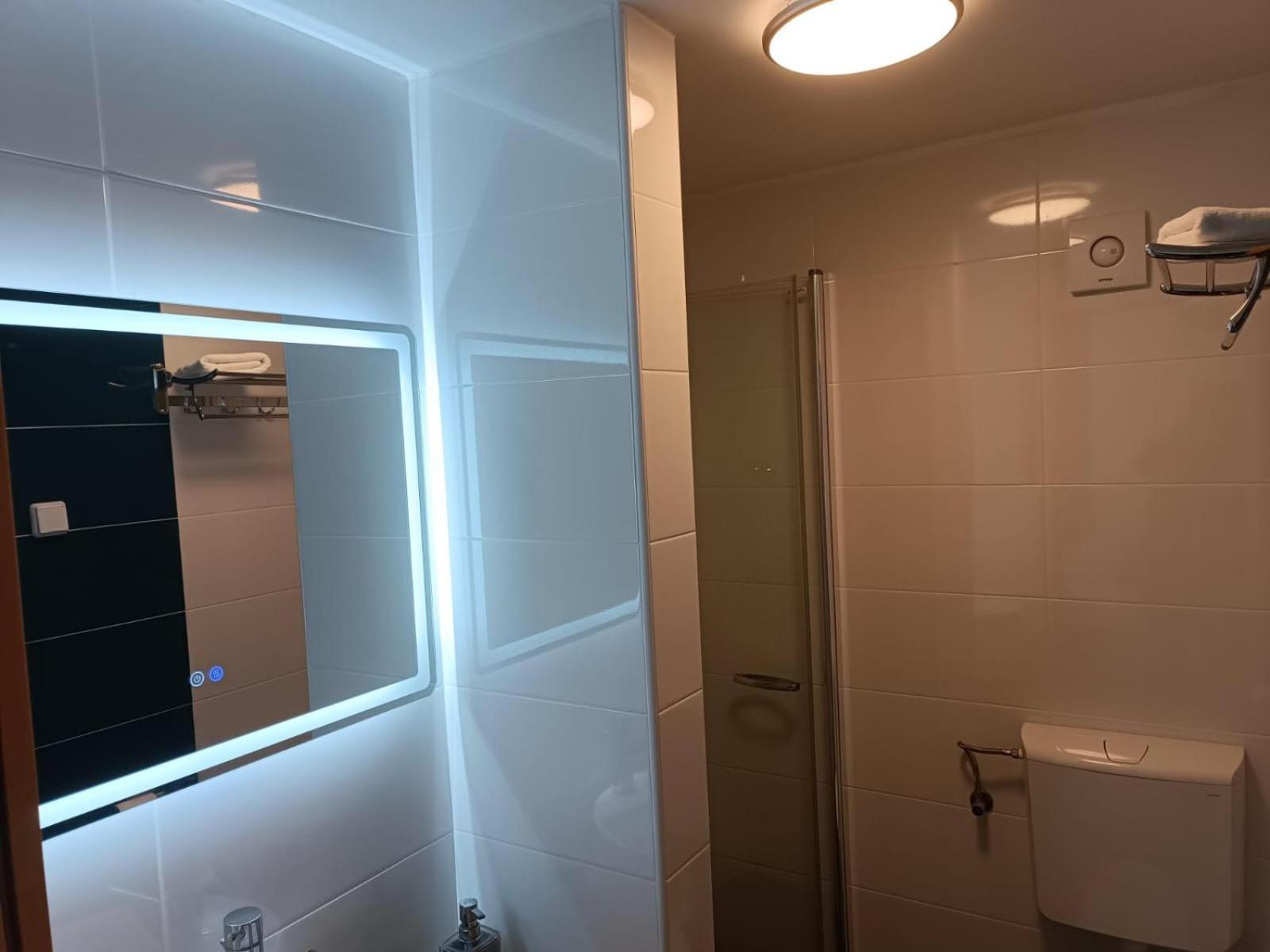 Apartments Pongrac Cres Zewnętrze zdjęcie
