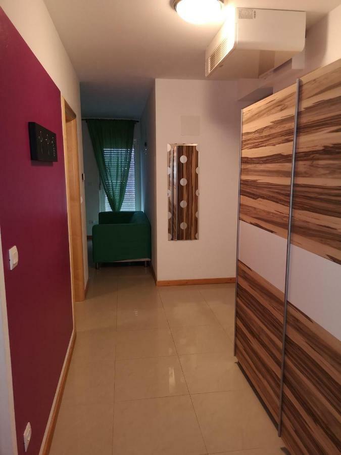 Apartments Pongrac Cres Zewnętrze zdjęcie